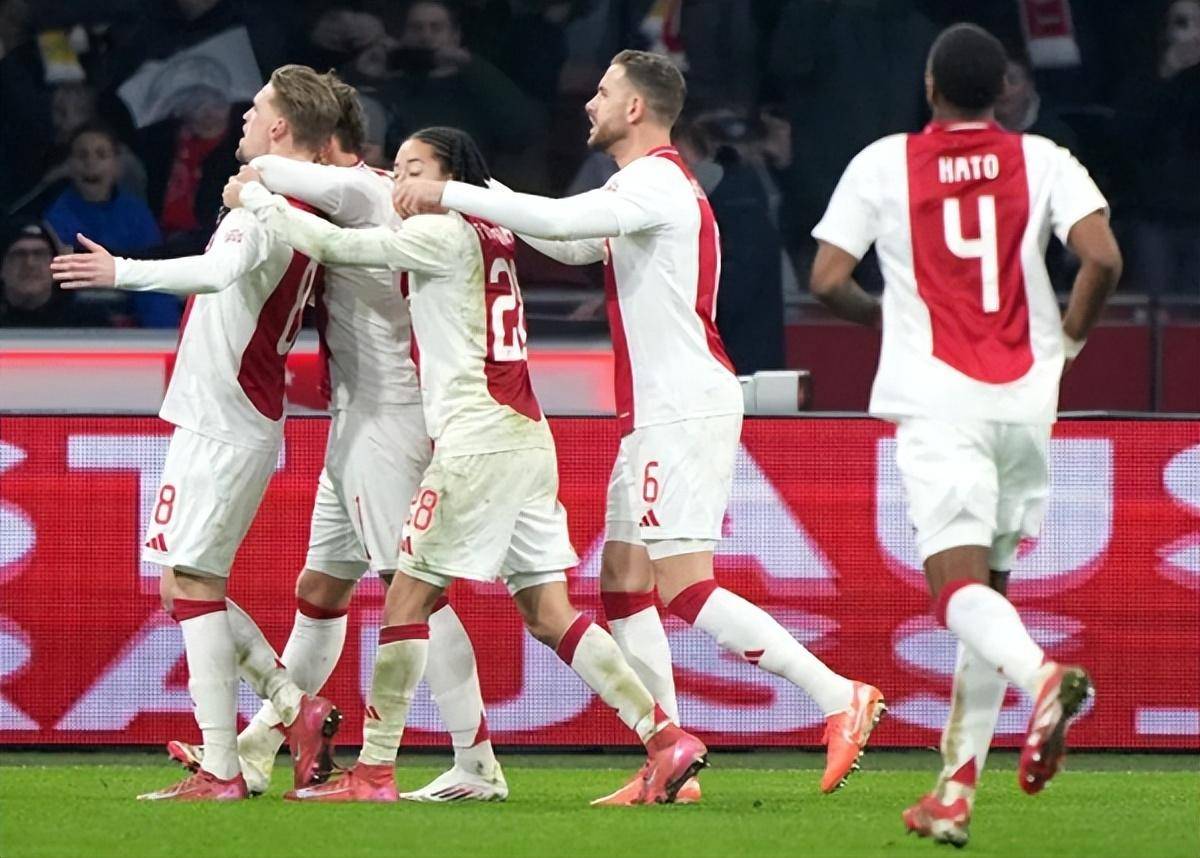 阿贾克斯险胜晋级，趁热抽签半决赛