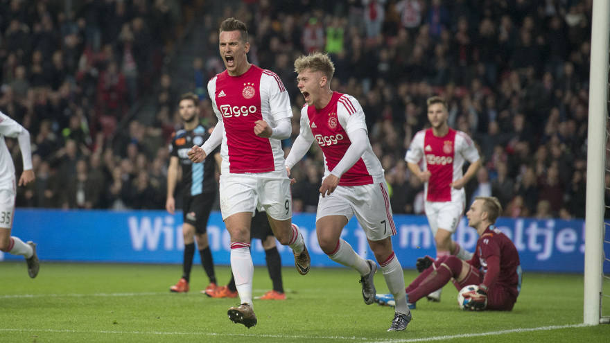 包含阿贾克斯再度上演帽子戏法，本菲卡后防线成筛子！的词条